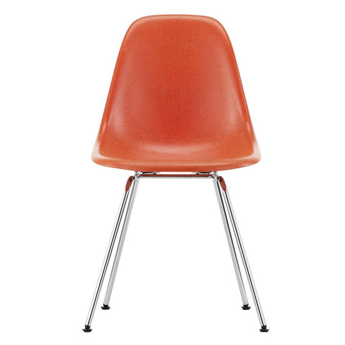 Cadeira Eames em Fibra de Vidro DSX / Base Cromada